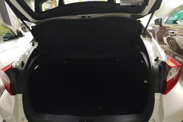 Used Toyota IZOA 2018 2.0L Yichi Version China VI Standard Trunk