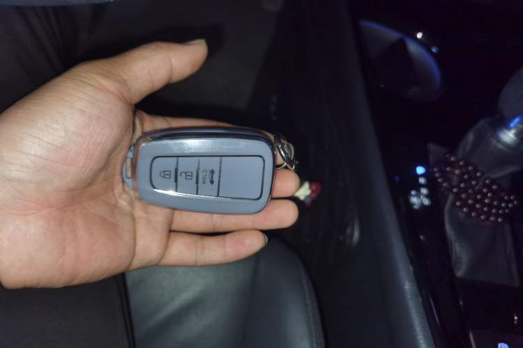 Used Toyota IZOA 2018 2.0L Yichi Version China VI Standard Vehicle Key