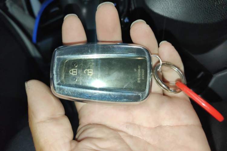 Used Toyota IZOA 2018 2.0L Yichi Version China VI Standard Vehicle Key