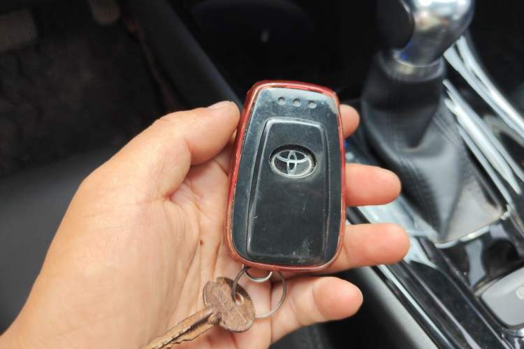 Used Toyota IZOA 2018 2.0L Yichi Version China VI Standard Vehicle Key
