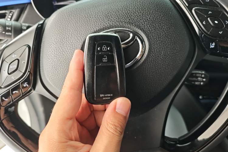 Used Toyota IZOA 2018 2.0L Yichi Version China VI Standard Vehicle Key