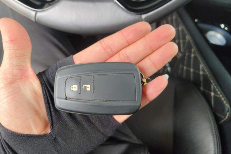 Used Toyota IZOA 2018 2.0L Yichi Version China VI Standard Vehicle Key