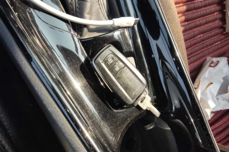 Used Toyota IZOA 2018 2.0L Yichi Version China VI Standard Vehicle Key