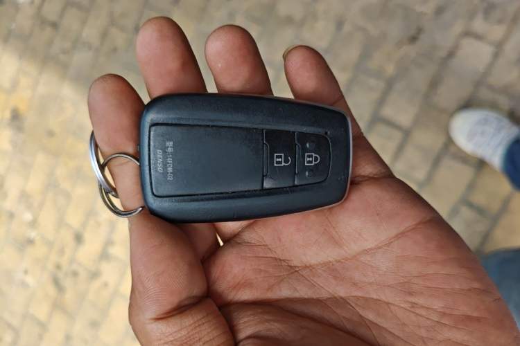 Used Toyota IZOA 2018 2.0L Yichi Version China VI Standard Vehicle Key