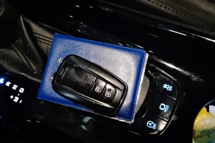 Used Toyota IZOA 2018 2.0L Yixuan Version China VI Standard Vehicle Key