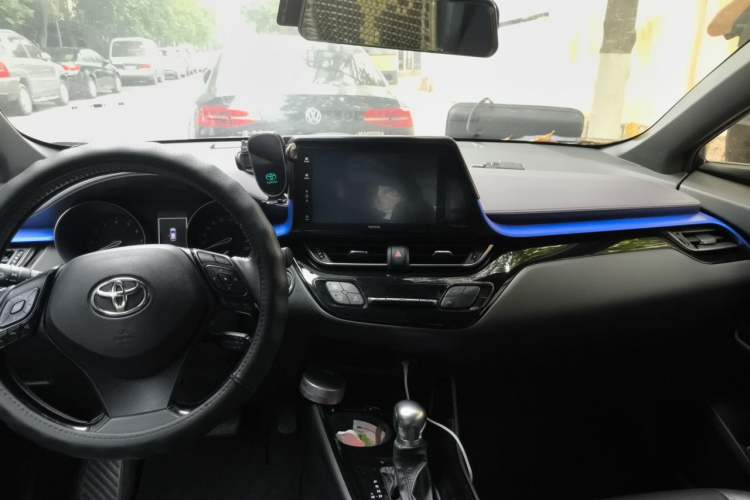 Used Toyota IZOA 2020 2.0L Enjoy Edition Center Console