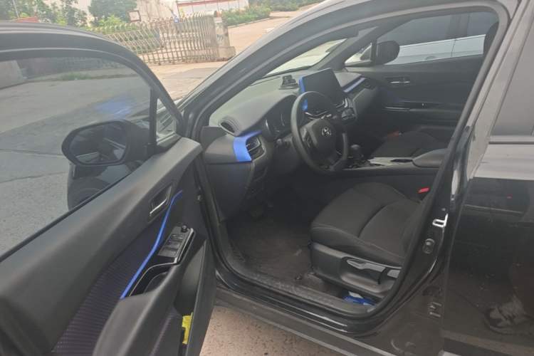 Used Toyota IZOA 2020 2.0L Enjoy Edition Driver Seat