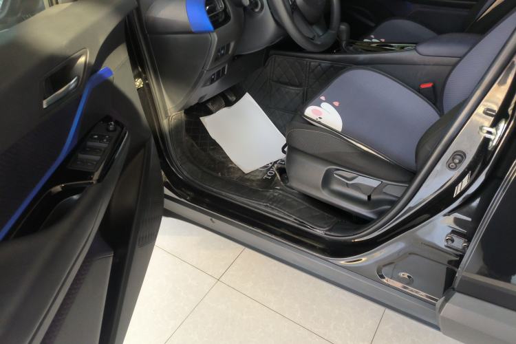 Used Toyota IZOA 2020 2.0L Enjoy Edition Driver Seat