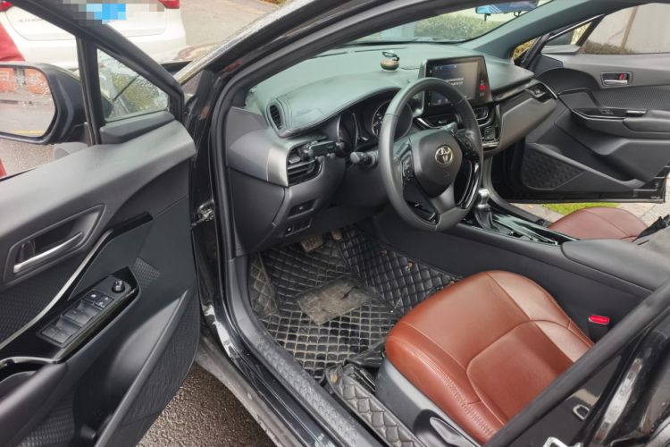 Used Toyota IZOA 2020 2.0L Yichi Version Driver Seat