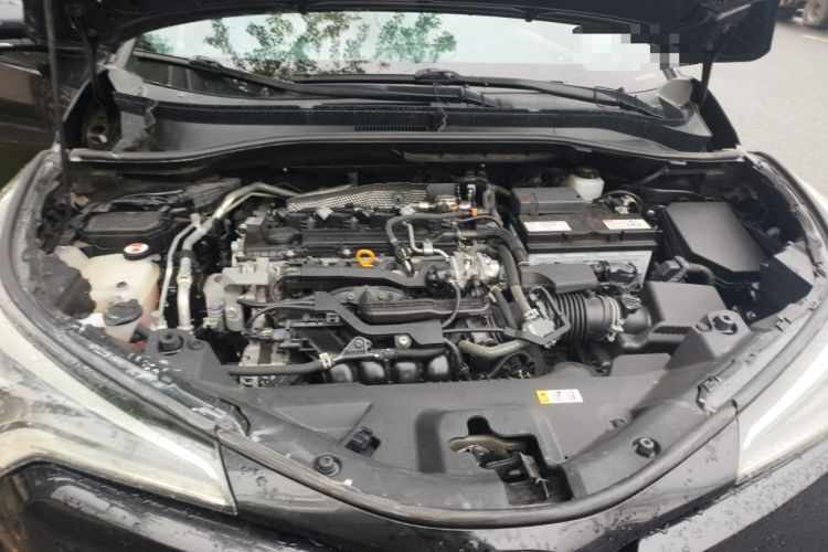 Used Toyota IZOA 2020 2.0L Yichi Version Engine Bay