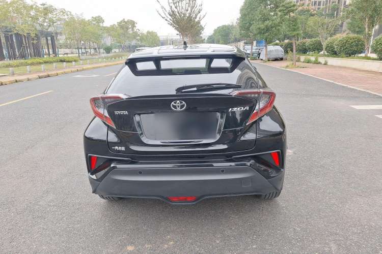 Used Toyota IZOA 2020 2.0L Yichi Version Exterior 4