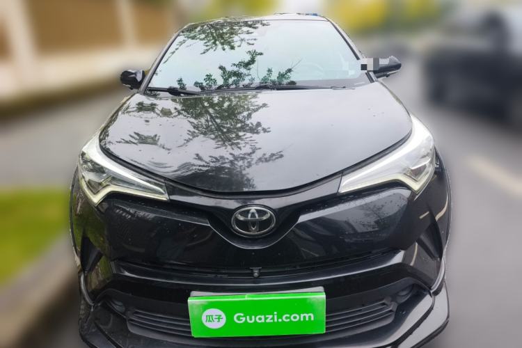 Used Toyota IZOA 2020 2.0L Yichi Version Front