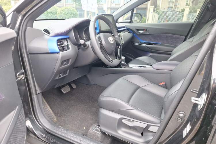 Used Toyota IZOA 2020 2.0L Yichi Version Interior 2