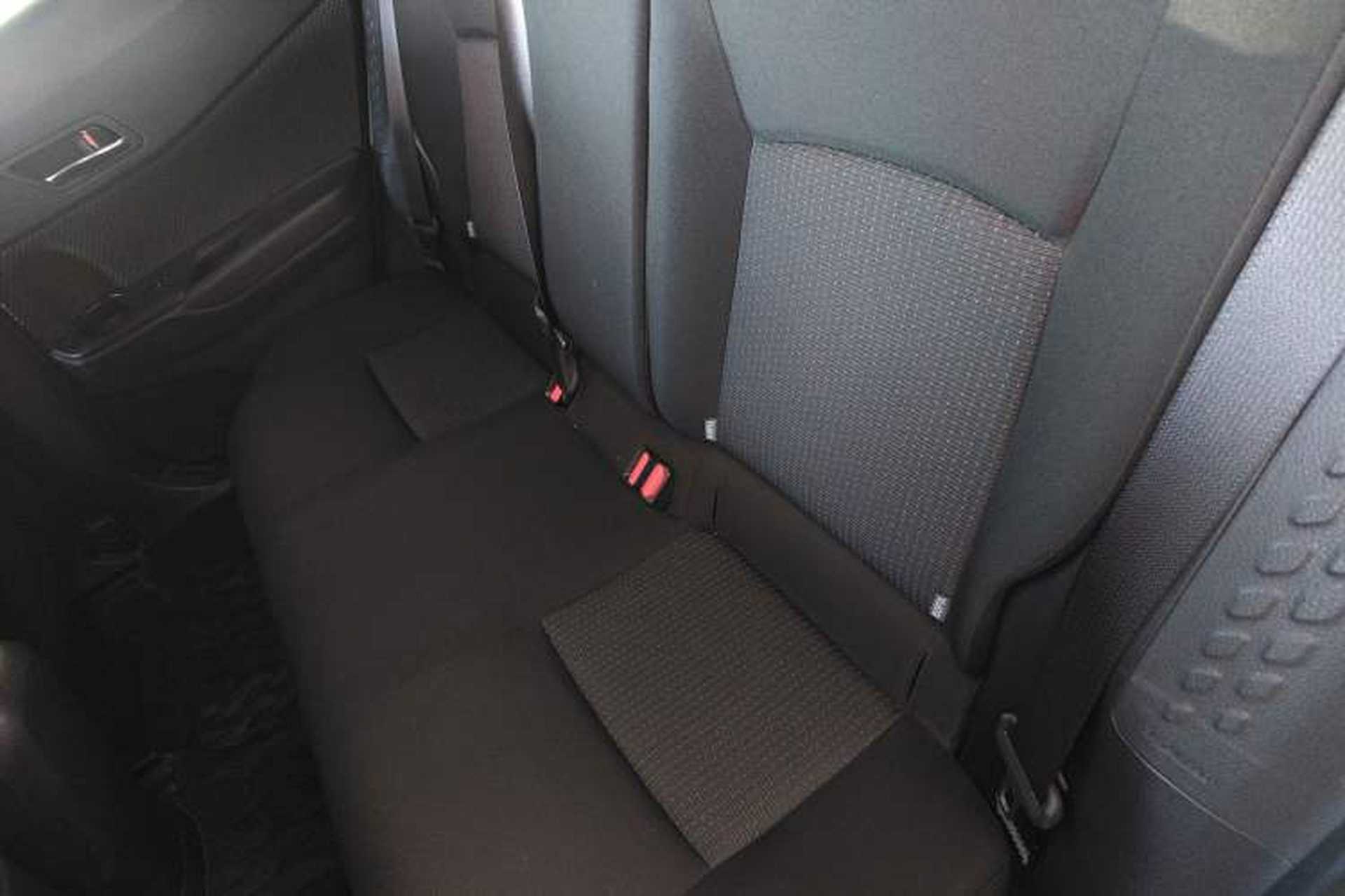Used Toyota IZOA 2020 2.0L Yidong Edition Interior 4
