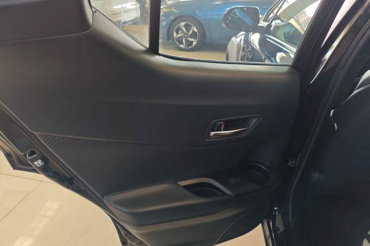 Used Toyota IZOA 2020 2.0L Yichi Version Left Rear Door Interior