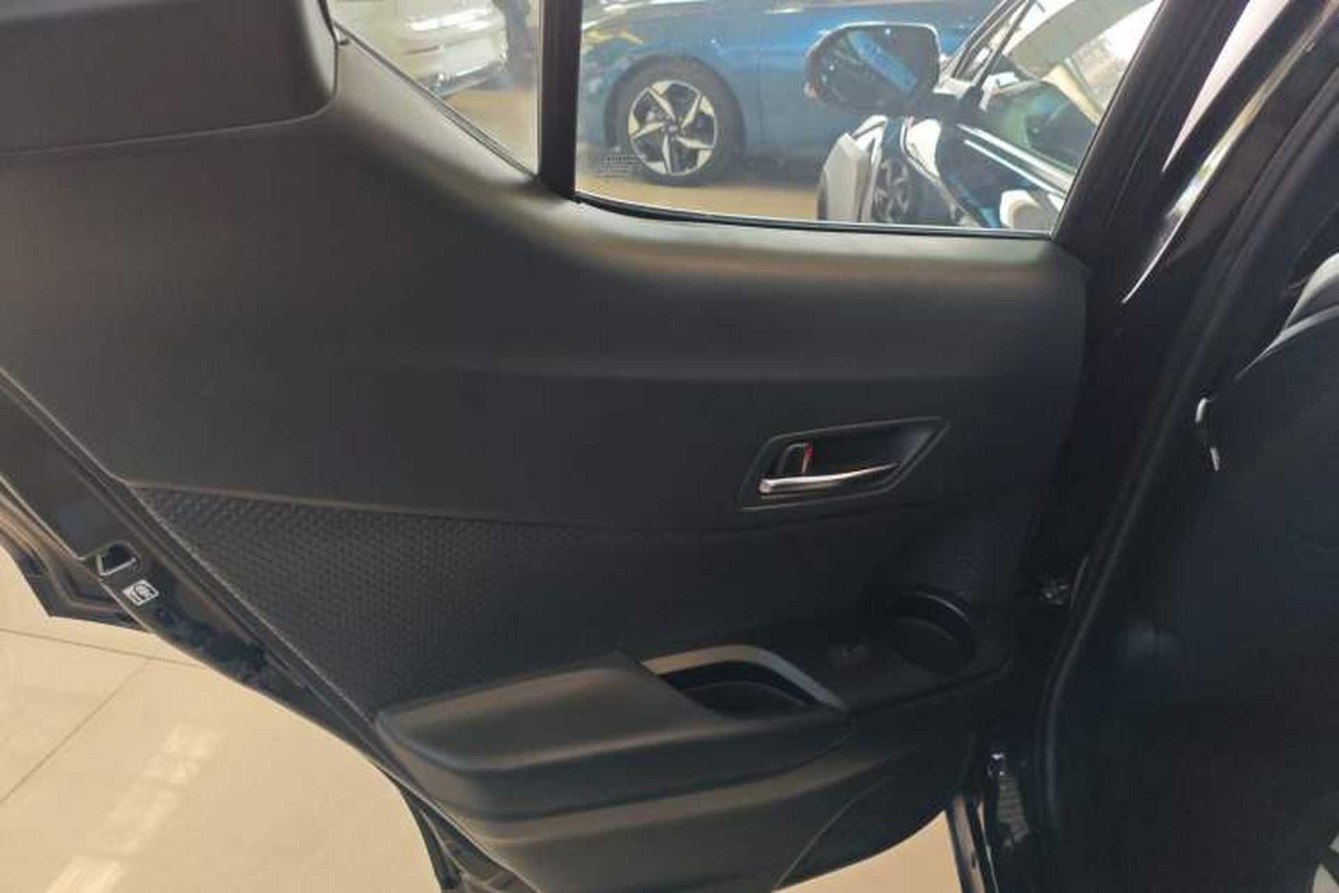 Used Toyota IZOA 2020 2.0L Yichi Version Left Rear Door Interior