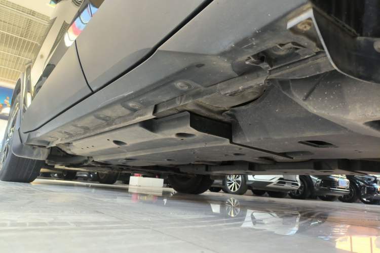 Used Toyota IZOA 2020 2.0L Enjoy Edition Left Side Sill