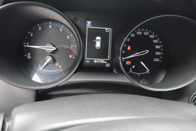Used Toyota IZOA 2020 2.0L Enjoy Edition Odometer Close Up