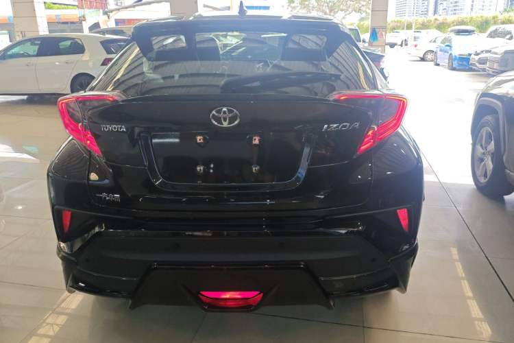 Used Toyota IZOA 2020 2.0L Yichi Version Rear