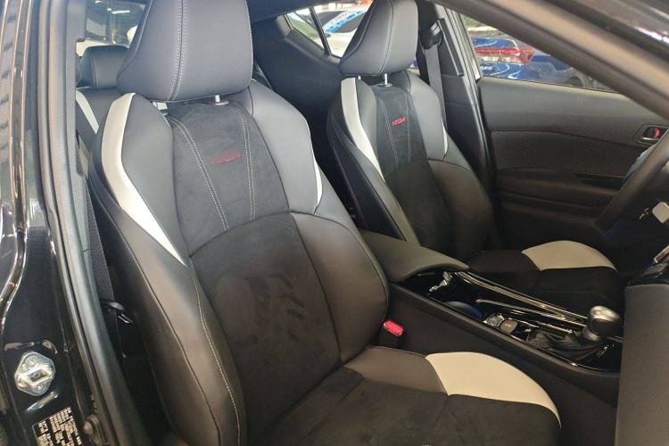 Used Toyota IZOA 2020 2.0L Yichi Version Right Front Seat
