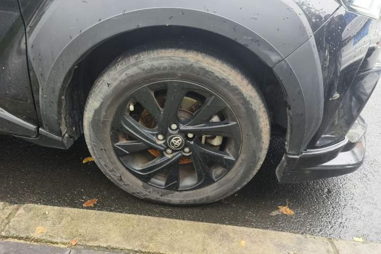 Used Toyota IZOA 2020 2.0L Yichi Version Right Front Wheel Hub