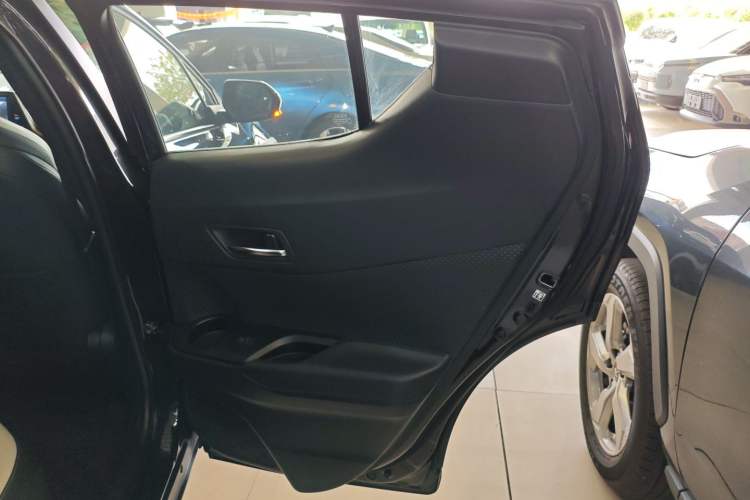 Used Toyota IZOA 2020 2.0L Yichi Version Right Rear Door Interior