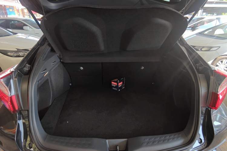 Used Toyota IZOA 2020 2.0L Yidong Edition Trunk