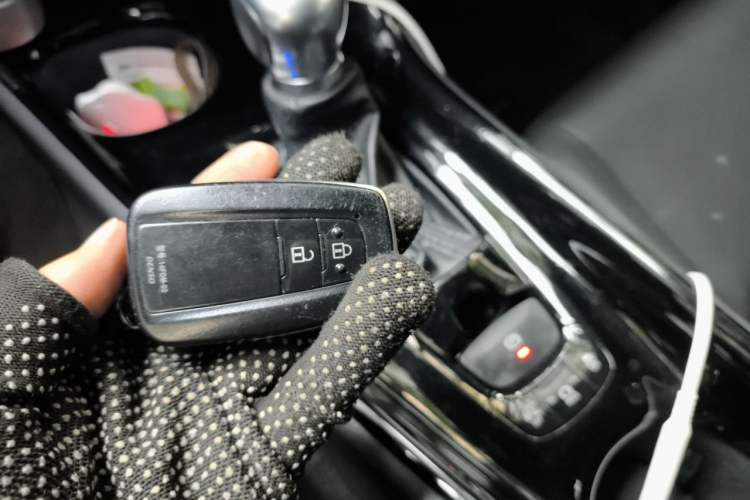 Used Toyota IZOA 2020 2.0L Enjoy Edition Vehicle Key