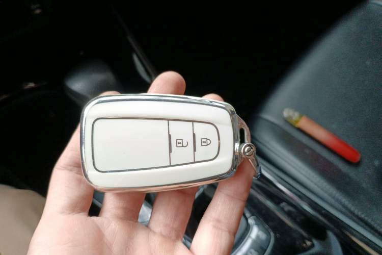 Used Toyota IZOA 2020 2.0L Enjoy Edition Vehicle Key