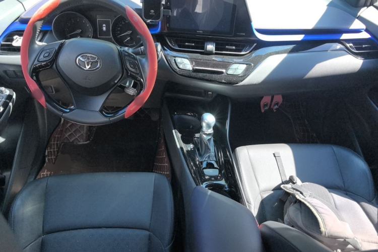 Used Toyota IZOA 2020 2.0L Yichi Version Center Console