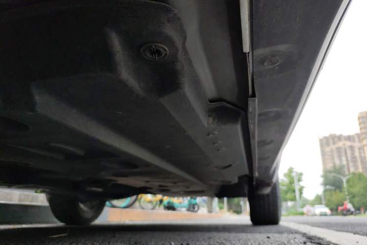 Used Toyota IZOA 2020 2.0L Yichi Version Chassis Front Left