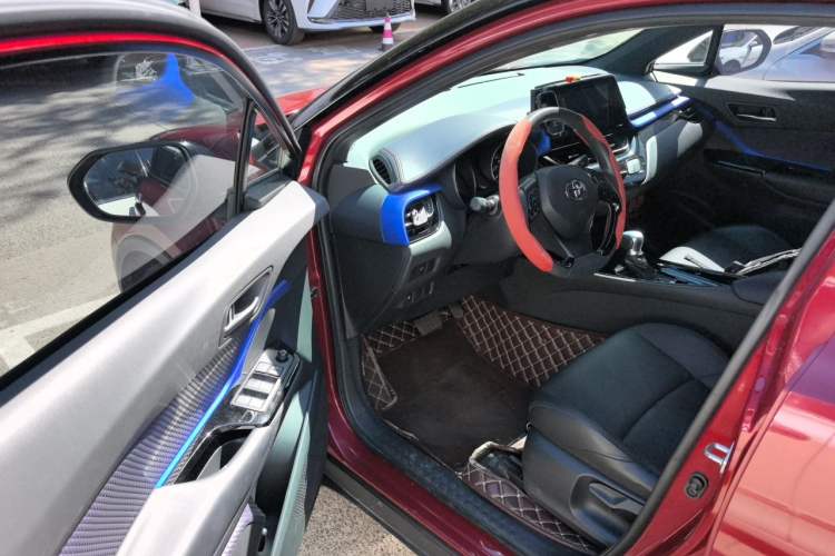 Used Toyota IZOA 2020 2.0L Yichi Version Driver Seat