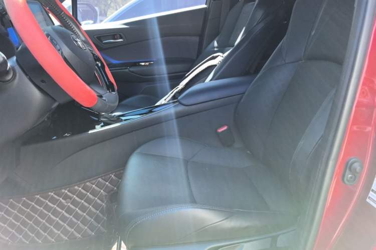 Used Toyota IZOA 2020 2.0L Yichi Version Left Front Seat