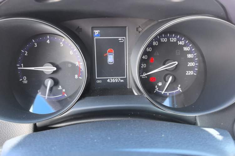 Used Toyota IZOA 2020 2.0L Yichi Version Odometer Close Up