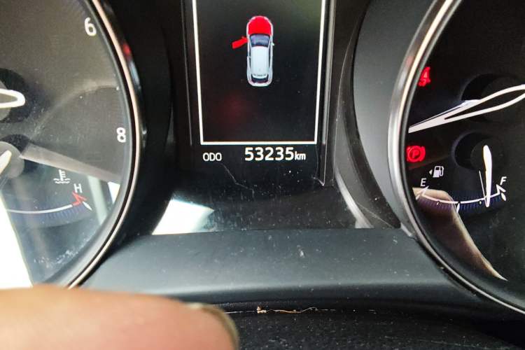 Used Toyota IZOA 2020 2.0L Yi Xiang CARE Odometer Close Up