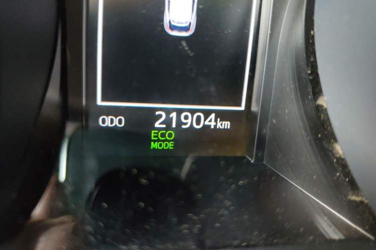 Used Toyota IZOA 2020 2.0L Yichi Version Odometer Close Up