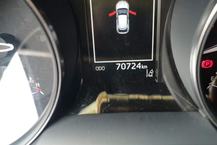 Used Toyota IZOA 2020 2.0L Yi Xiang CARE Odometer Close Up