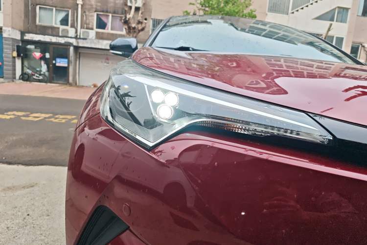 Used Toyota IZOA 2020 2.0L Yi Xiang CARE Right Front Headlight