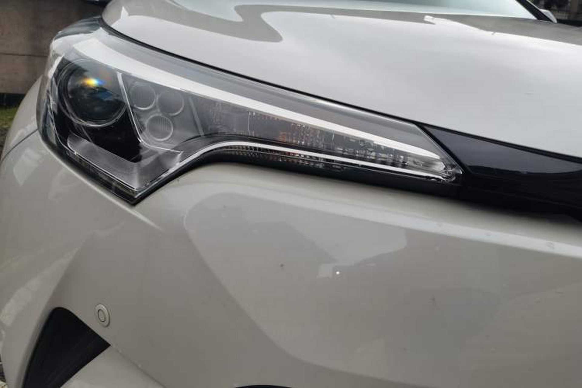 Used Toyota IZOA 2020 2.0L Yi Xiang CARE Right Front Headlight