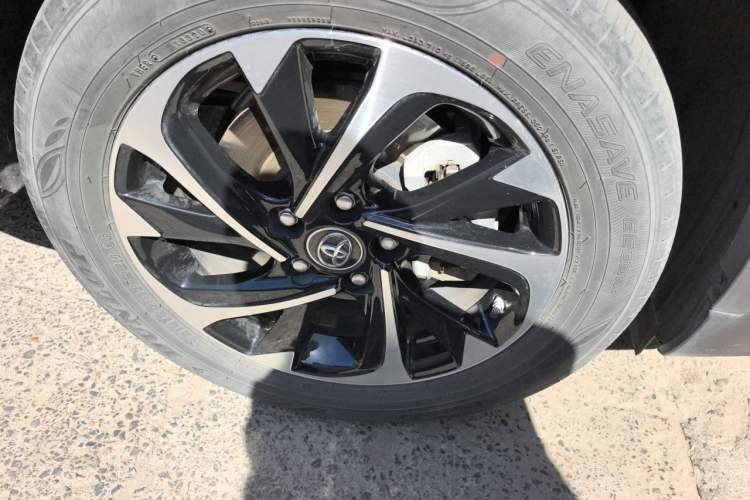 Used Toyota IZOA 2020 2.0L Yichi Version Right Front Wheel Hub