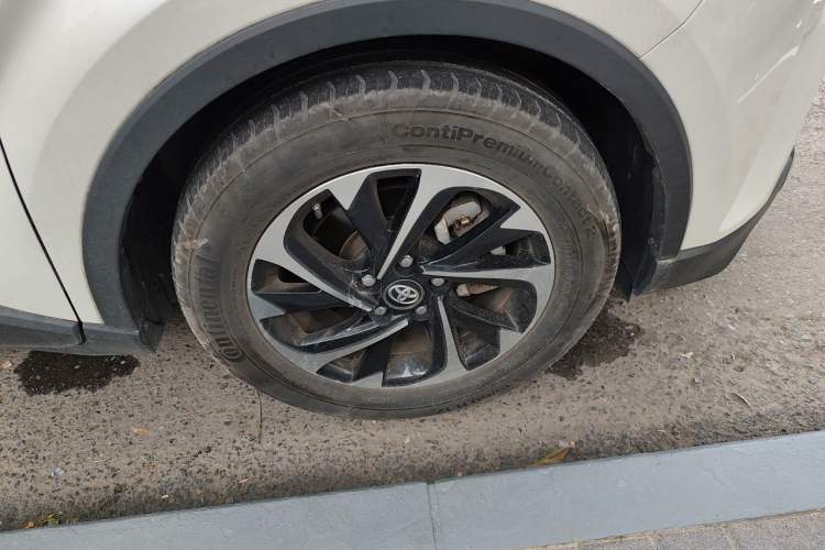 Used Toyota IZOA 2020 2.0L Yichi Version Right Front Wheel Hub