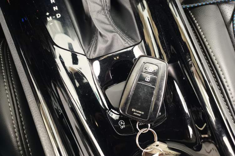 Used Toyota IZOA 2020 2.0L Yi Xiang CARE Vehicle Key