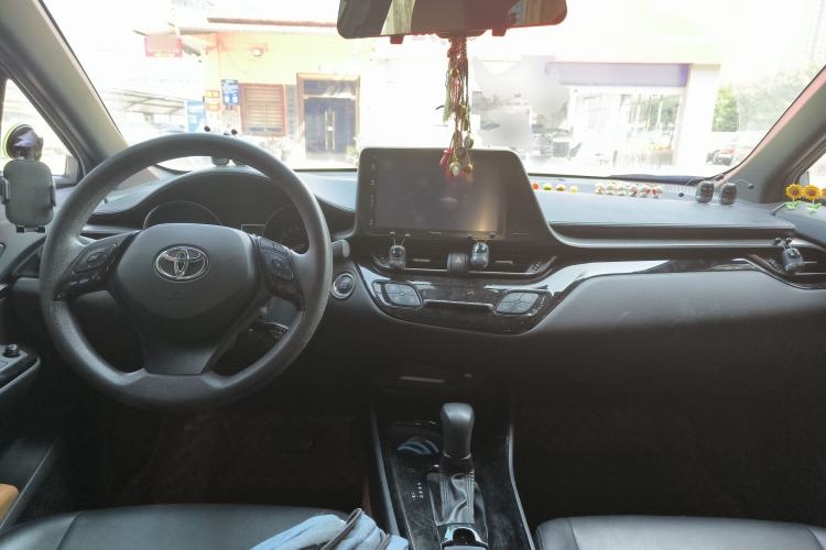 Used Toyota IZOA 2020 2.0L Yi Xiang CARE Center Console