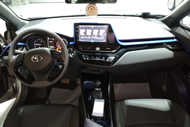 Used Toyota IZOA 2020 2.0L Yichi Version Center Console