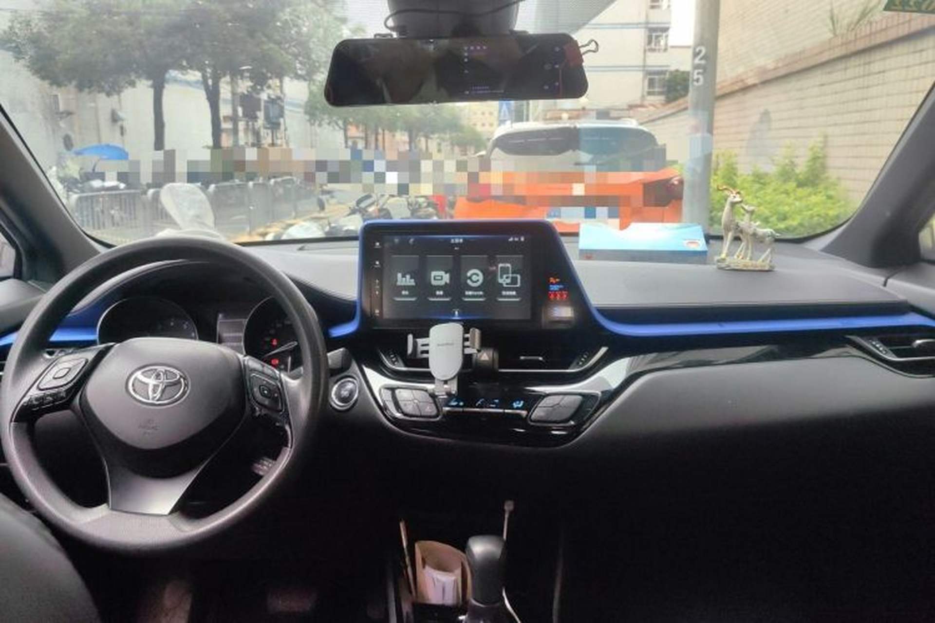 Used Toyota IZOA 2020 2.0L Enjoy Edition Center Console