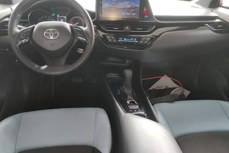 Used Toyota IZOA 2020 2.0L Yi Xiang CARE Center Console