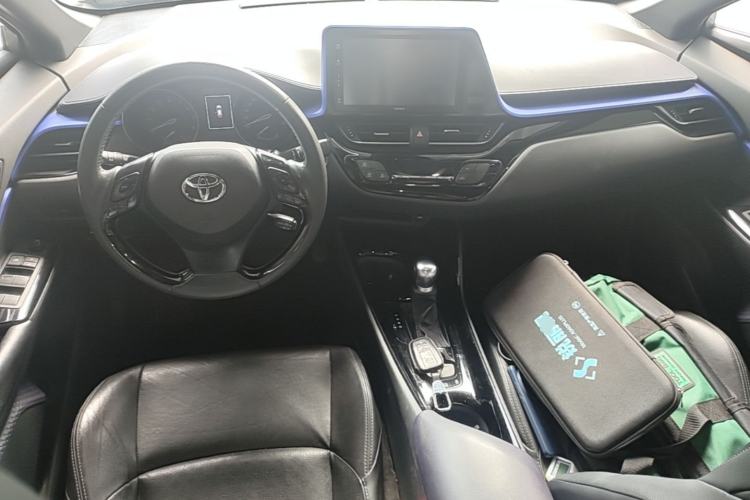 Used Toyota IZOA 2020 2.0L Yichi Version Center Console