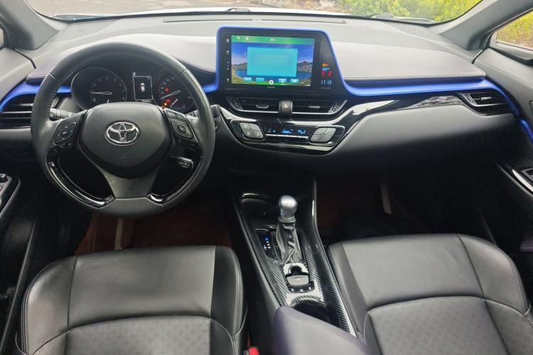 Used Toyota IZOA 2020 2.0L Yichi Version Center Console