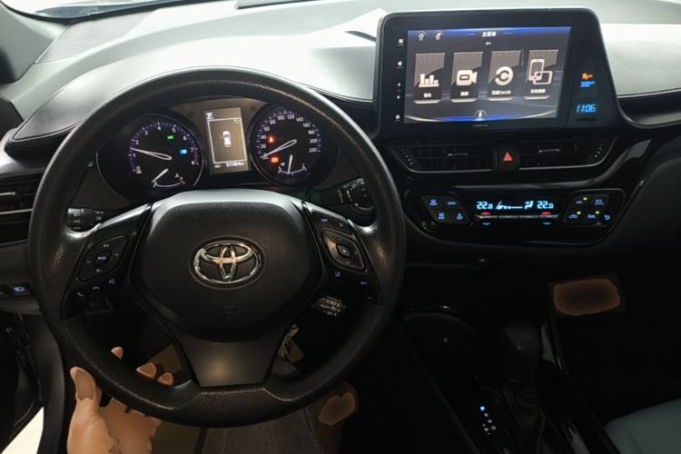 Used Toyota IZOA 2020 2.0L Yi Xiang CARE Center Console