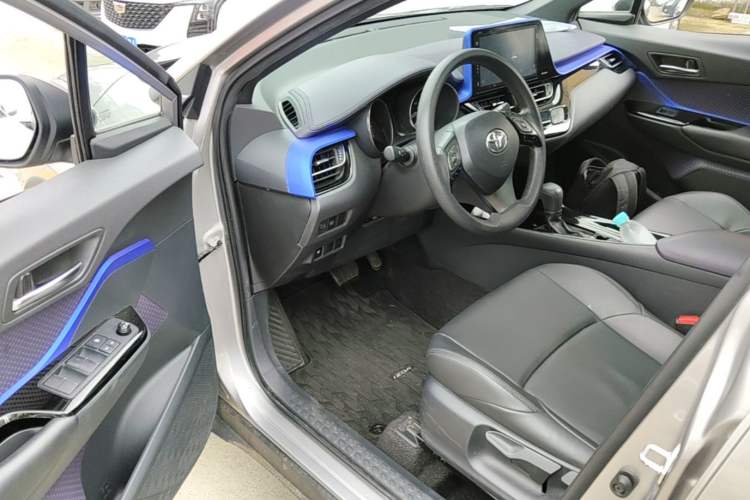 Used Toyota IZOA 2020 2.0L Enjoy Edition Driver Seat